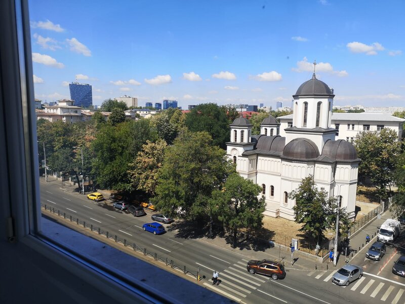 Stefan cel Mare, Barbu Vacarescu, 5 min metrou Stefan cel Mare